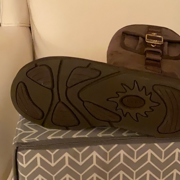 UGG Boots - Picture 5 of 8